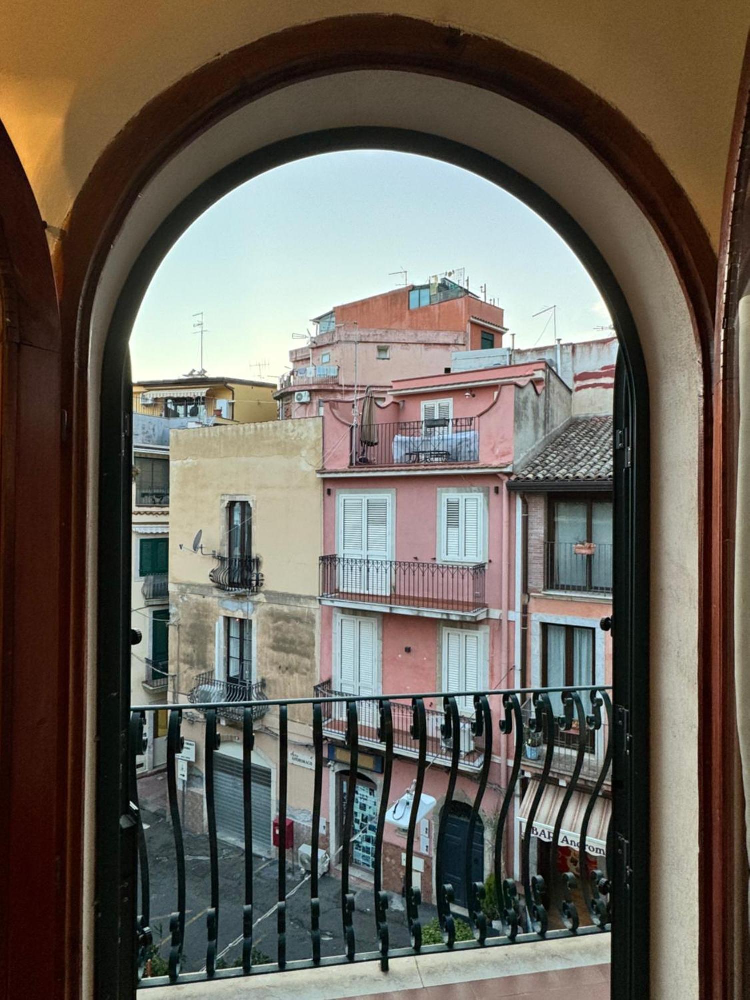 Taormina'S Sun Apartment المظهر الخارجي الصورة